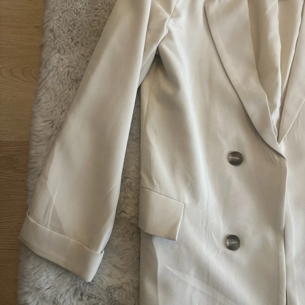 The Workshop‎ women's blazer with shoulder pads and pockets, size Large Beige